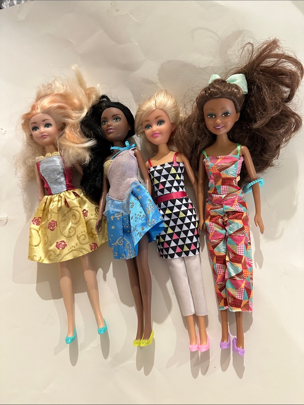 4 ZURU Sparkle Girls dolls